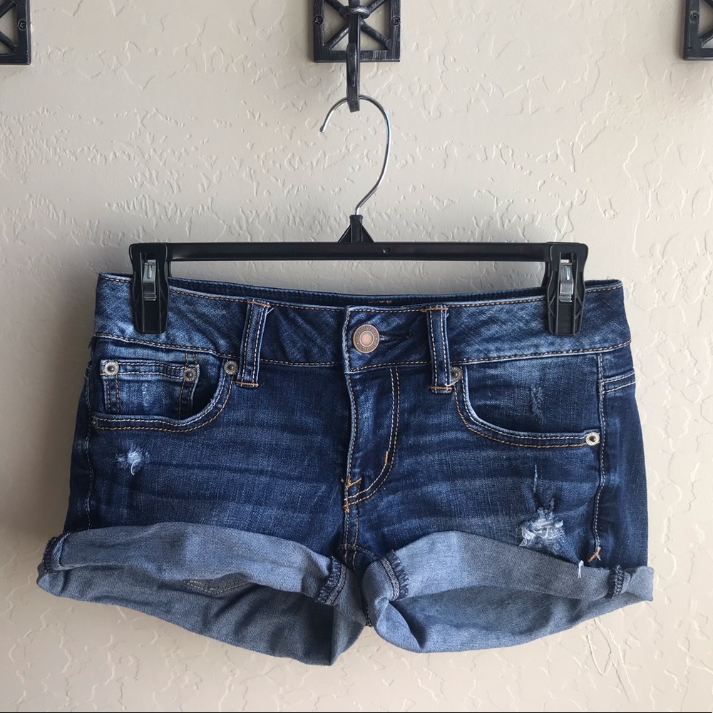 Blue cuffed jean shorts